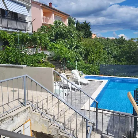 With Pool Tomic Crikvenica